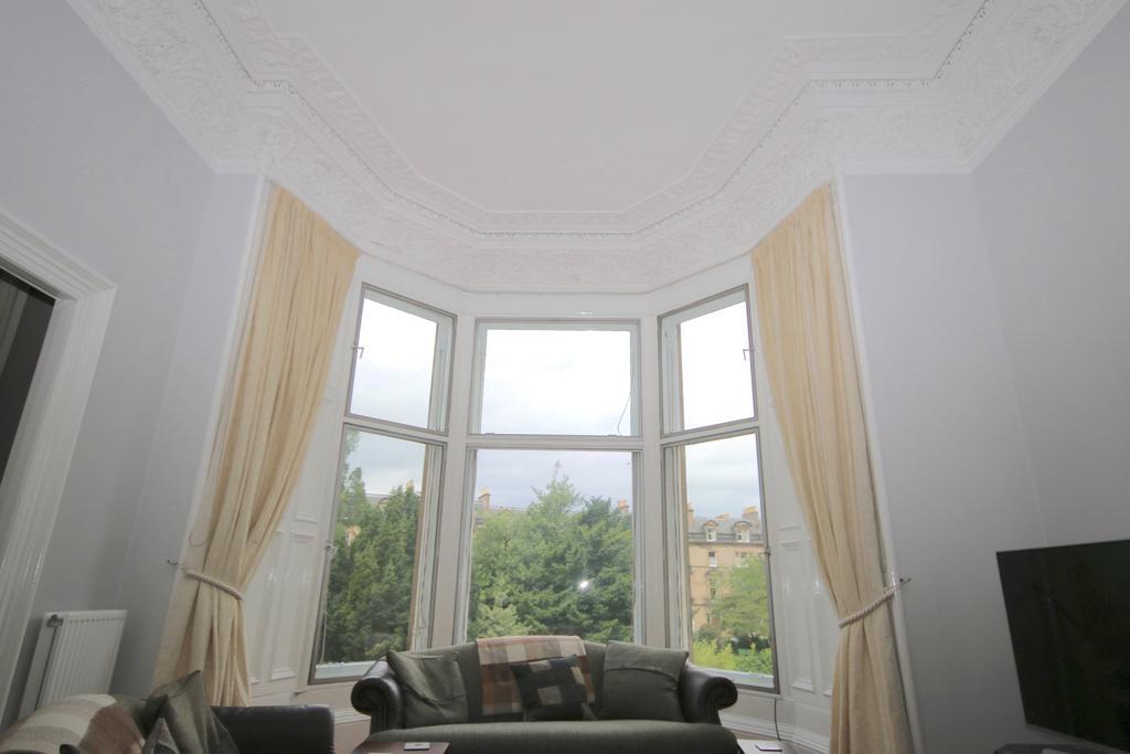 Glencairn Crescent *